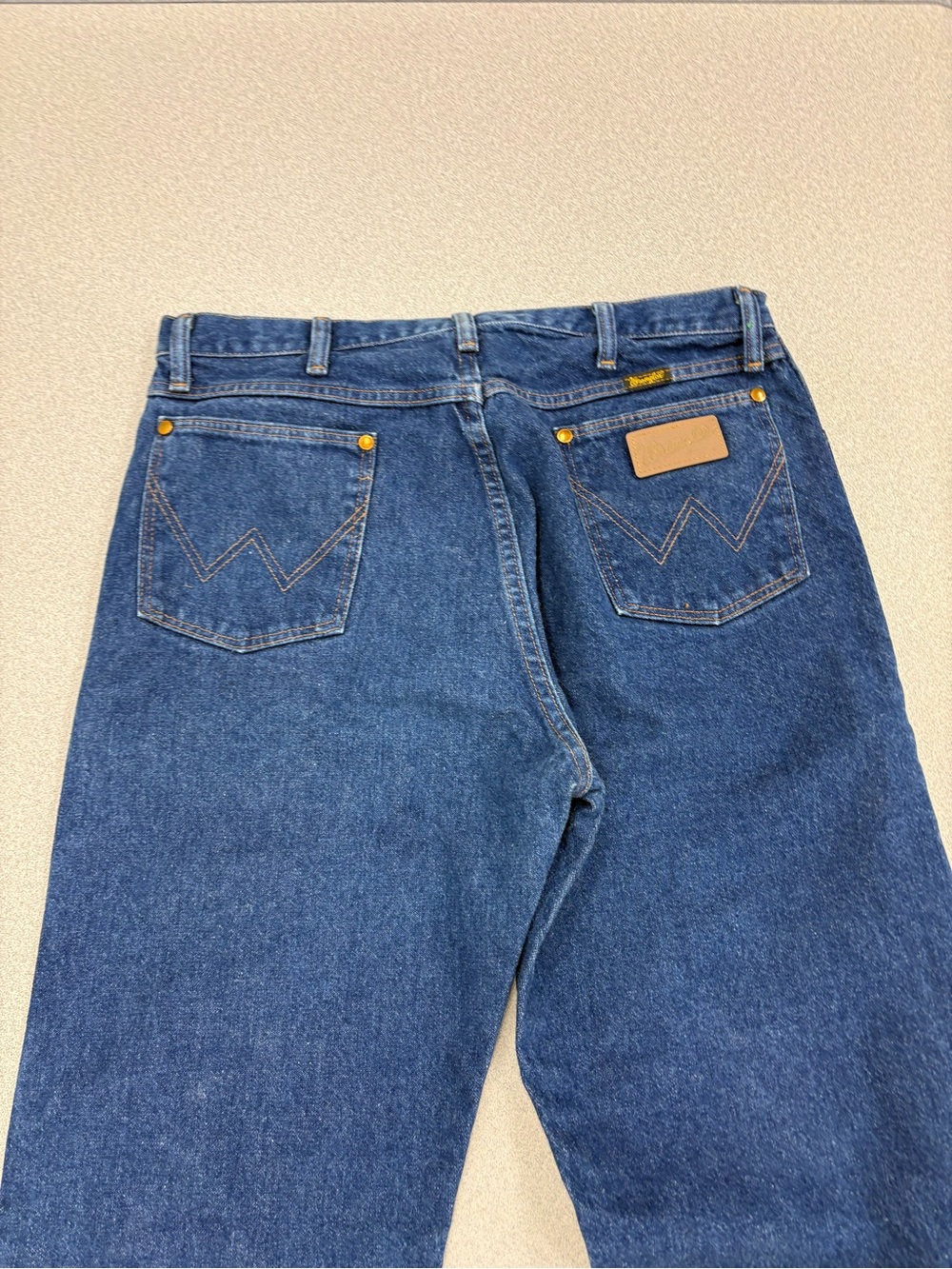 Wrangler Men's Straight-Leg Jeans in Deep Blue Denim size 35 X 34 - Picture 3 of 4